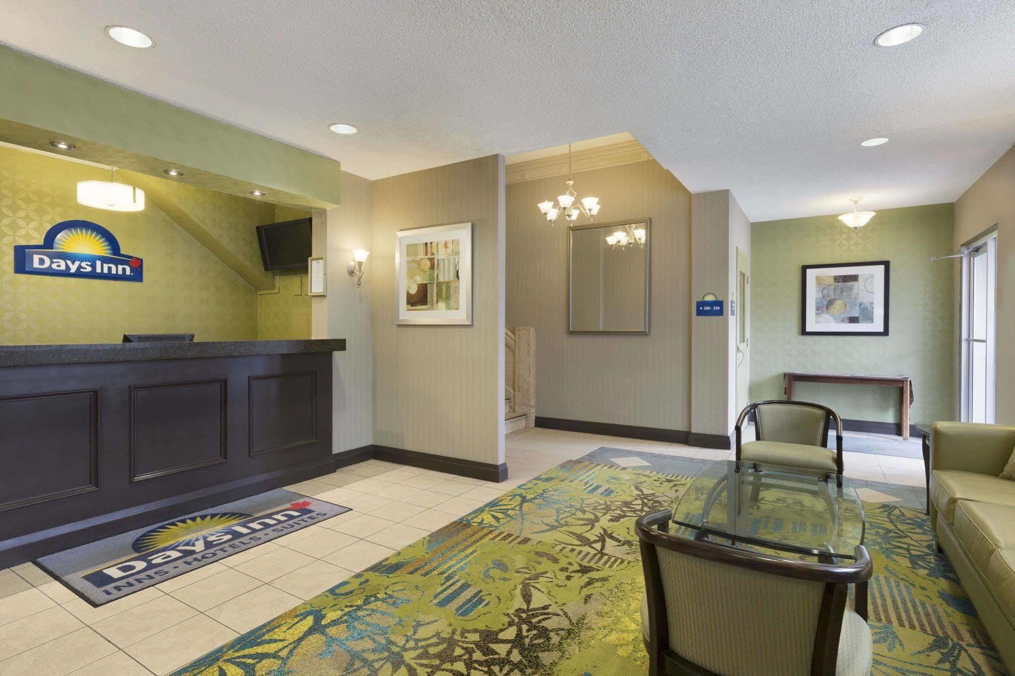 Days Inn By Wyndham Toronto East Beaches Ngoại thất bức ảnh