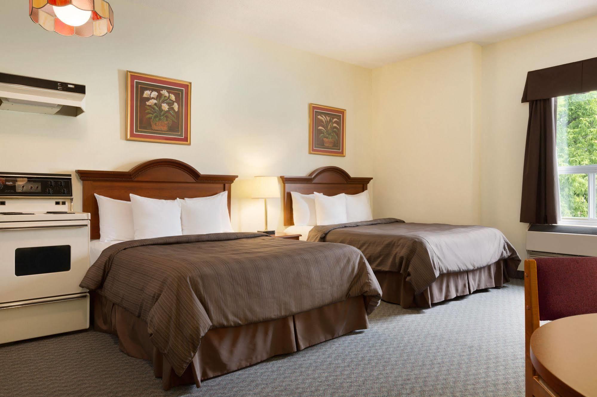 Days Inn By Wyndham Toronto East Beaches Ngoại thất bức ảnh