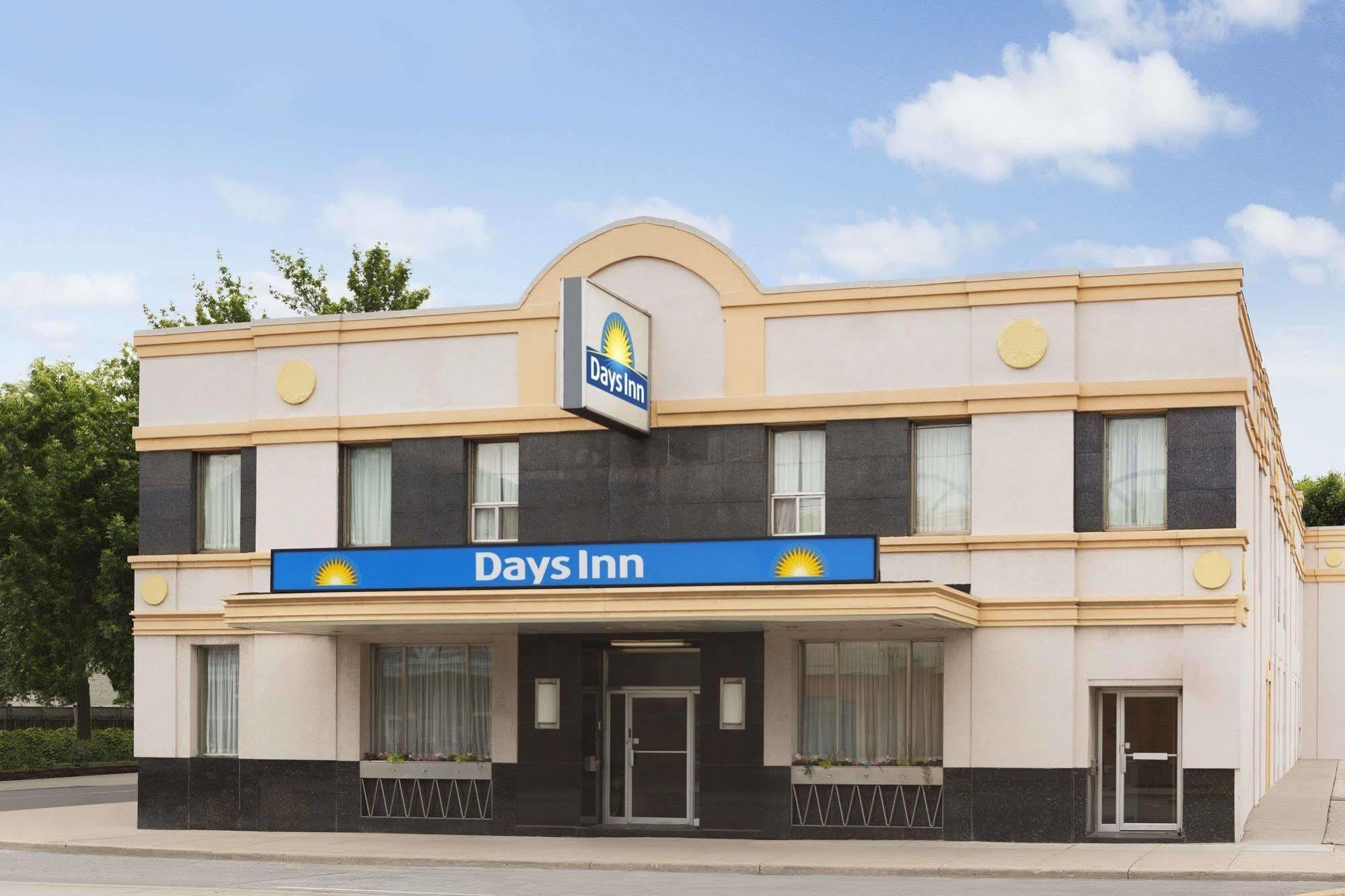 Days Inn By Wyndham Toronto East Beaches Ngoại thất bức ảnh